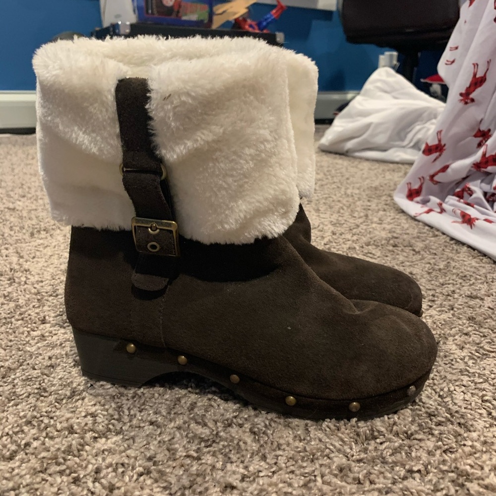 Fur boots